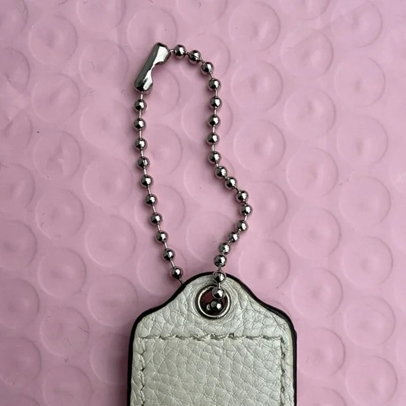 Coach White Pearls Hangtag Coach Keychain Coach bag accessories - Picture 5 of 6